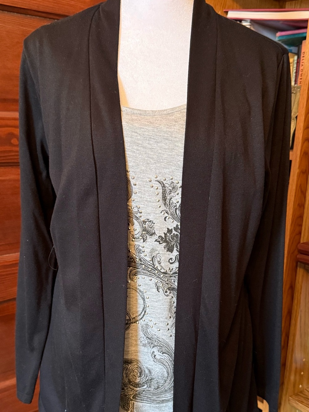 White Stag Women's Black Open Front
Cardigan with Gray Floral Tank Top/Size M